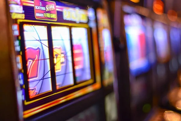 Live dealer streaming Fa Cai Shen Deluxe on rafitoto mobile app